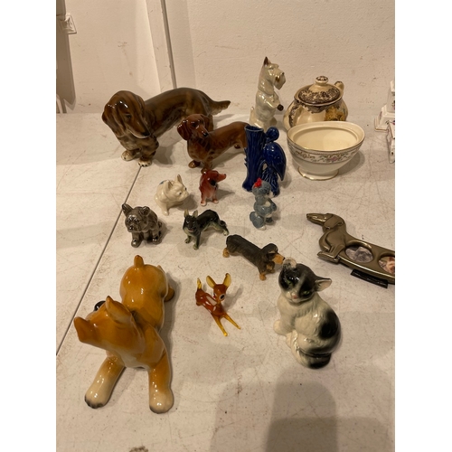 89 - Collection of vintage sundry collectables inc Beswick A/F