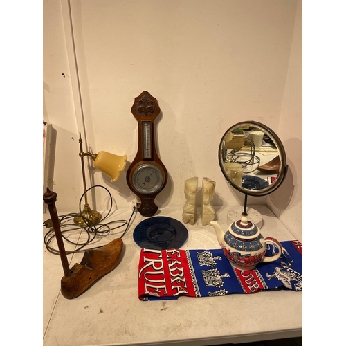 94 - Collection of vintage sundry items