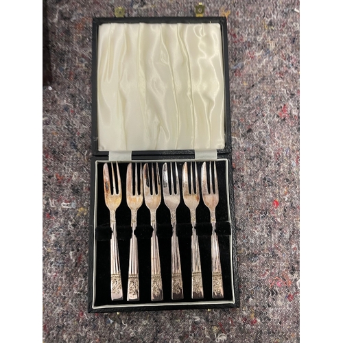 209 - Collection of Vintage Cased Silver Plated Cutlery Sets