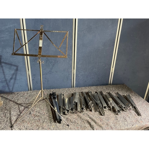 172 - Collection of 16 adjustable fold away metal music stands
