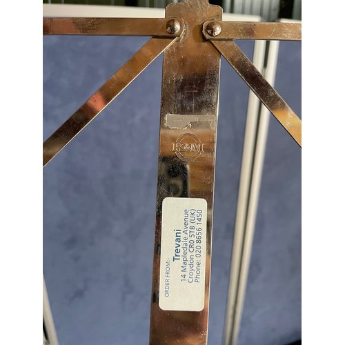 172 - Collection of 16 adjustable fold away metal music stands