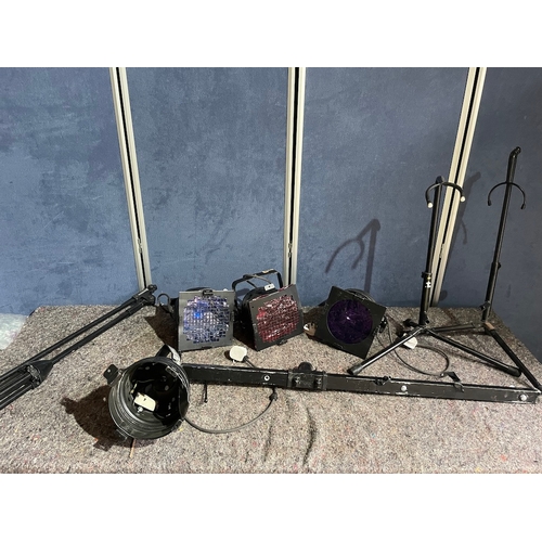 173 - Collection instrument stands + lighting A/F
