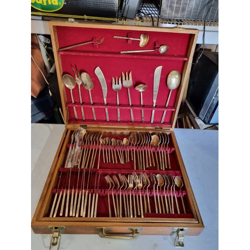 Vintage cased Silver plated cutlery set