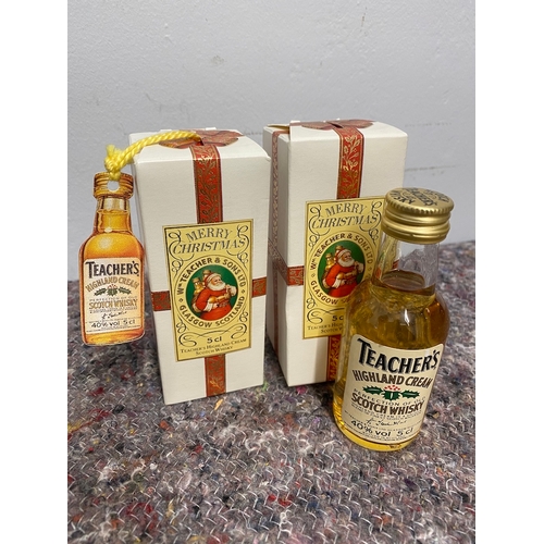 25 - Miniature bottle and contents gift set