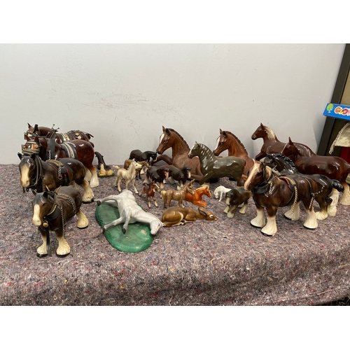 100 - Large collection of porcelain horses / Shire ornaments - some A/F