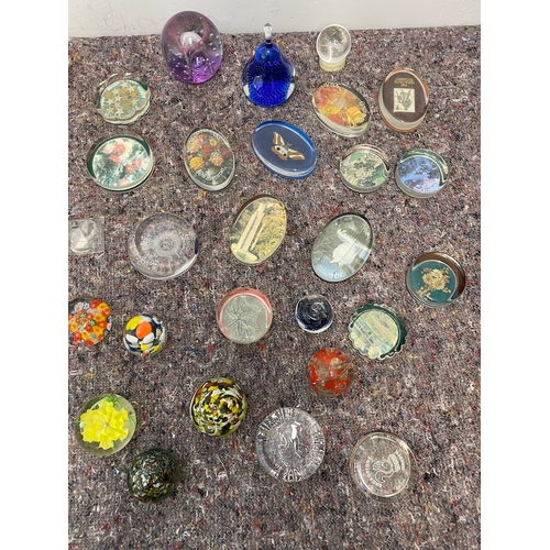 104 - Collection of various glass / resin paperweights all in good order