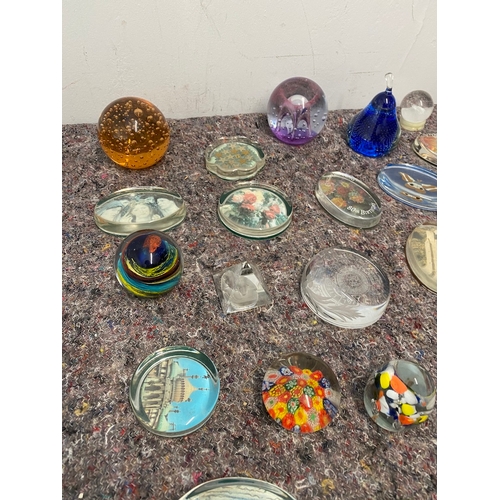 104 - Collection of various glass / resin paperweights all in good order