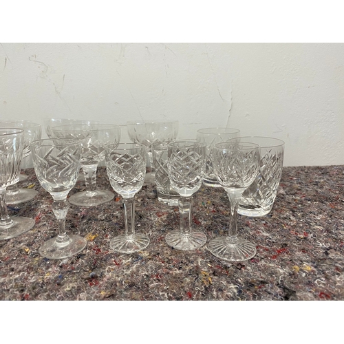 108 - Vintage Collection of Lead Crystal & Cut Glass Glasses - in all good order