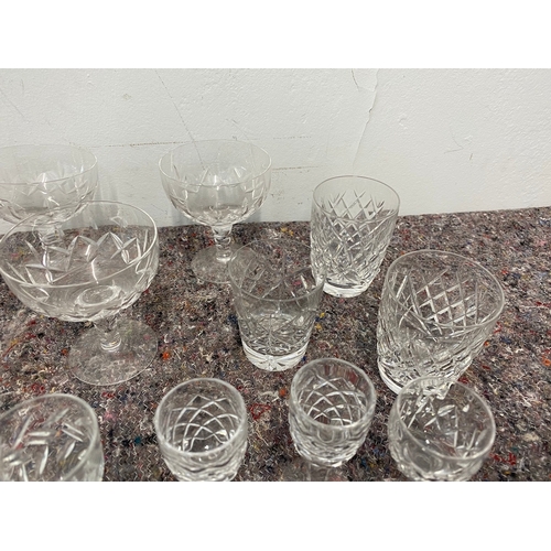 108 - Vintage Collection of Lead Crystal & Cut Glass Glasses - in all good order