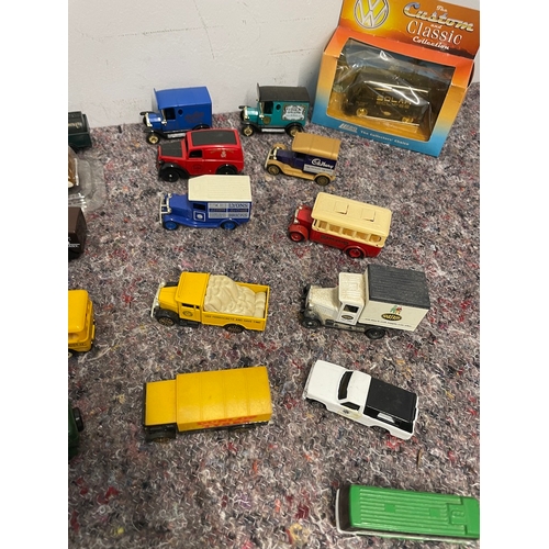 86 - Collection of boxed and loose vintage advertisement vans / trucks