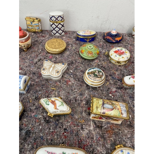 95 - Large collection of Del Prado Collectable trinket / pill boxes