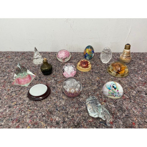 96 - Collection of glass / resin collectable paperweights