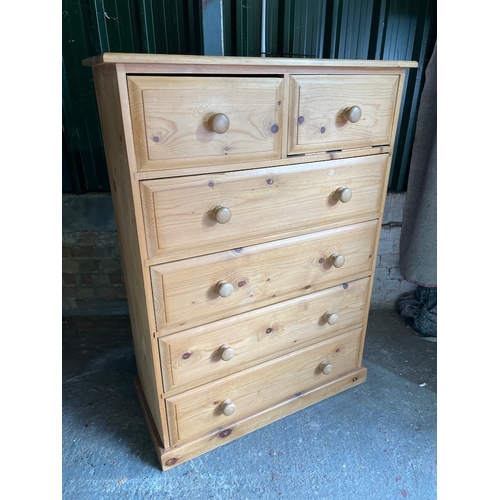 437 - Modern Solid Pine 2 over 4 chest of drawers 
91cm x 41cm x 128cm