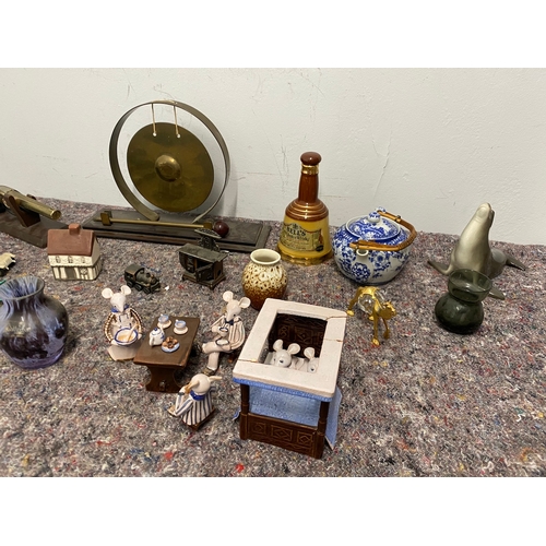 120 - Collection of vintage collectables inc Italian depositato cherubs, model gun, gong, USSR Lomonosov S... 