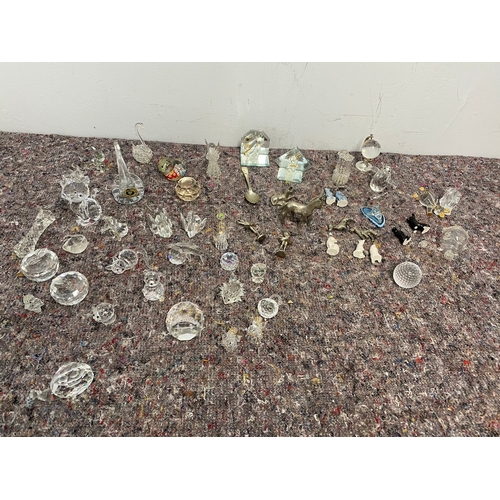 123 - Collection of glass / crystal ornaments / animals - some A/F