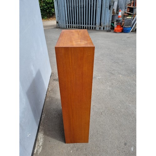 231 - Mid century teak Parker Furniture freestanding bookshelf - 28cm x 61cm x 121cm