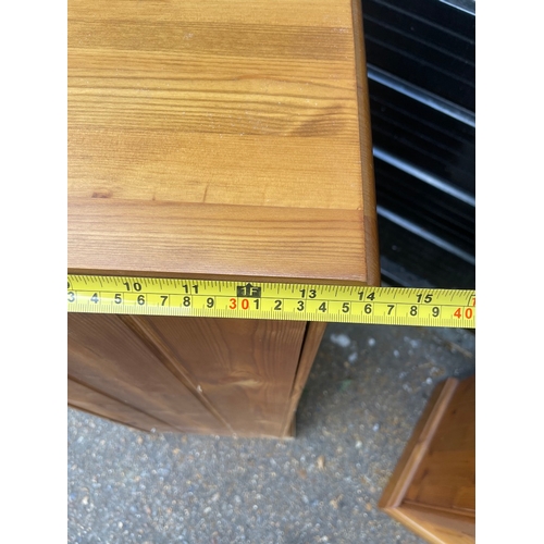 305 - 2 x 20th Century Solid Pine Drawers 
4 Drawer - 36cm x 91cm x 32cm 
3 Drawer - 36cm x 71cm x 32cm