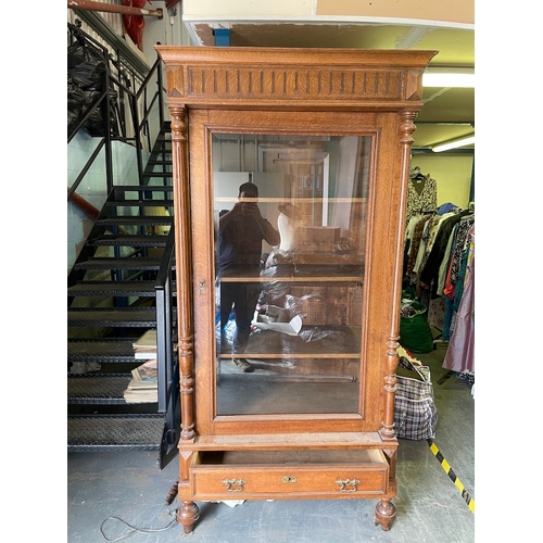 311 - Stunning oversized 7ft 19th century Solid Oak Single Door Display Cabinet with shelves and single pu... 