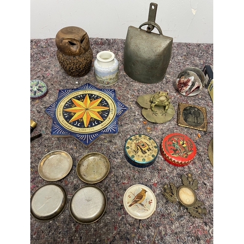 29 - Collection of various vintage collectables / items