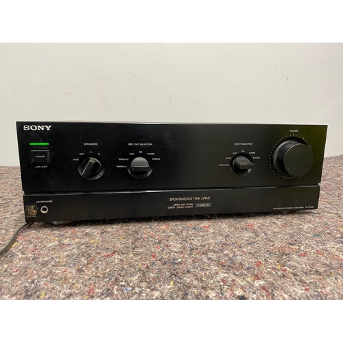 129 - Vintage Sony F440E Stereo Integrated Amplifier Spontaneous Twin Drive - Powers up