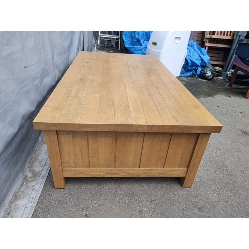 174 - Modern Oak Low TV stand / Coffee Table 125cm x 70cm x 39cm