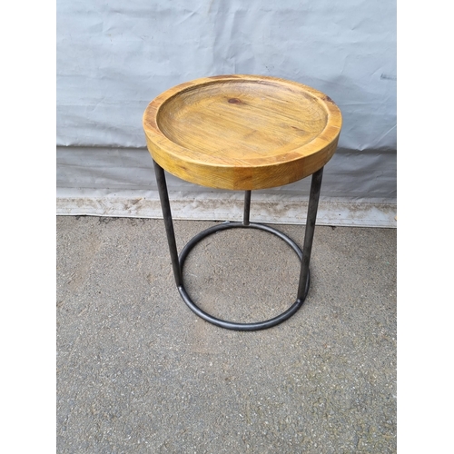 184 - Two modern design side / end tables