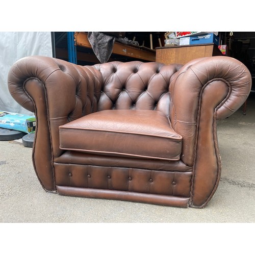 190 - Vintage Brown Chesterfield Buttoned Club Chair - no feet -