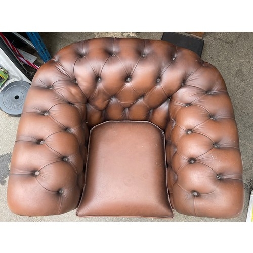 190 - Vintage Brown Chesterfield Buttoned Club Chair - no feet -