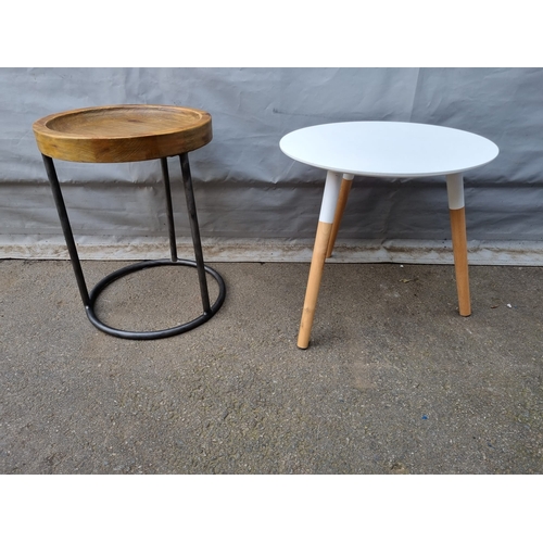 421 - Two modern design side / end tables