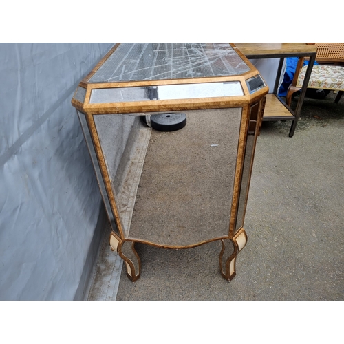 423 - Italian styled mirrored cabinet - damaged top (taped)  - 49cm x 82cm x 75cm