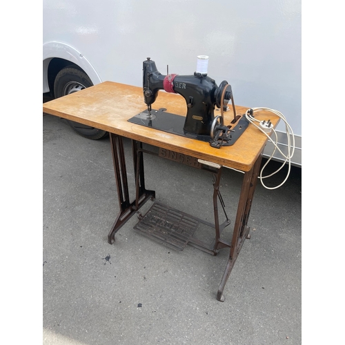 444 - Vintage Industrial Singer 95K40 sewing machine on iron table