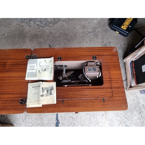 274 - Vintage Singer Sewing machine and Table