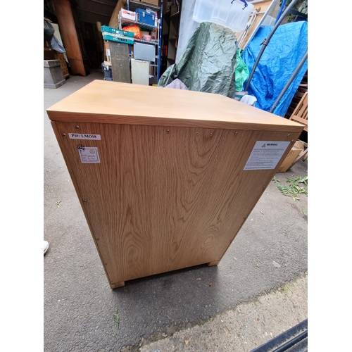 275 - Modern Oak Three Drawer Chest - in very good order - 54cm x 76cm x 45cm