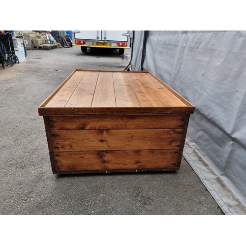 287 - Antique Pine Ottoman Trunk / Chest - 99cm x 38cm x 68cm