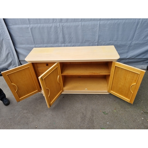 312 - Vintage Italian Design Sideboard / Credenza - 160cm x 50cm x 86cm