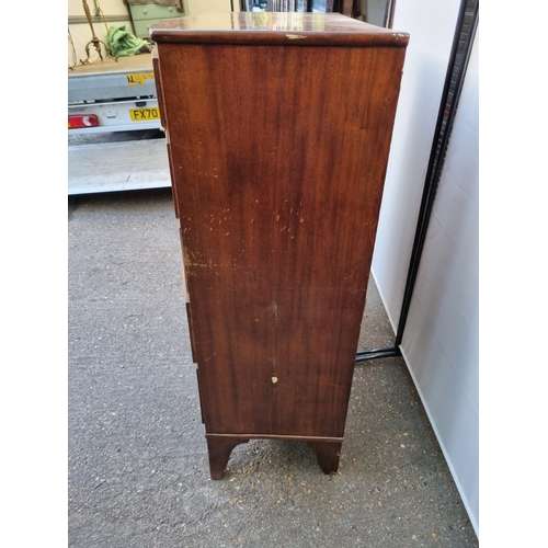 362 - 19th Century Mahogany 2 over 4 Bow Fronted Chest of Drawers on Bracket Feet 106cm x 53cm x 137cm