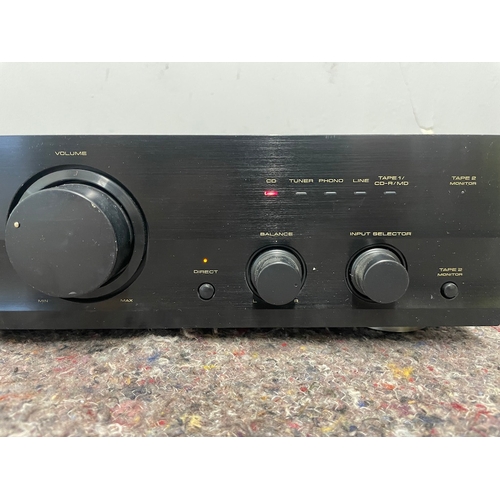 40 - Pioneer Stereo Amplifier A209R - Powers up advise new plug