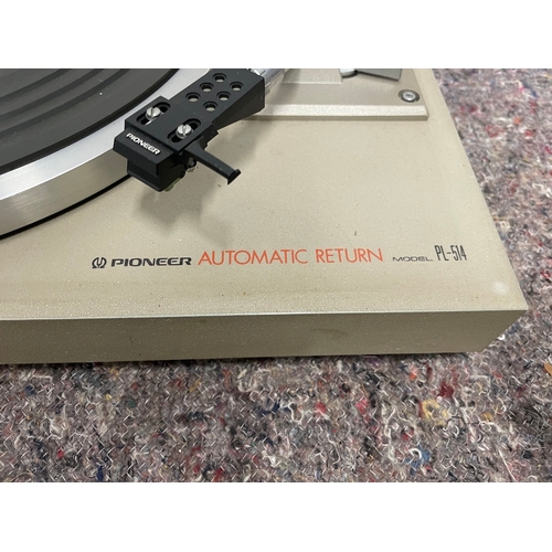 43 - Pioneer Model PL-514 Record Player - Working - arm clip damaged as shown.