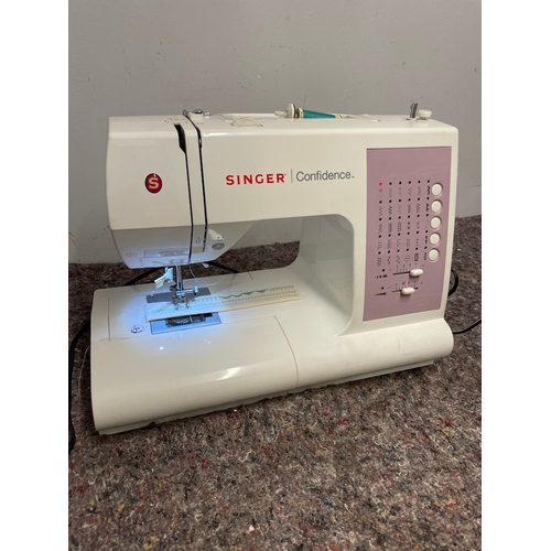 59 - Working Singer Confidence Sewing Machine