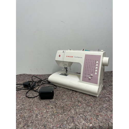 59 - Working Singer Confidence Sewing Machine