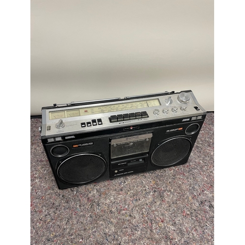 114 - Hitachi Stereo Cassette Recorder TRK 8080E - working 1 speaker faulty