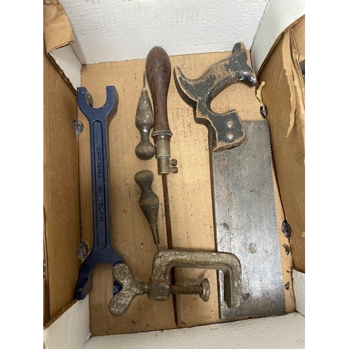 149 - Collection of vintage hand tools / saws