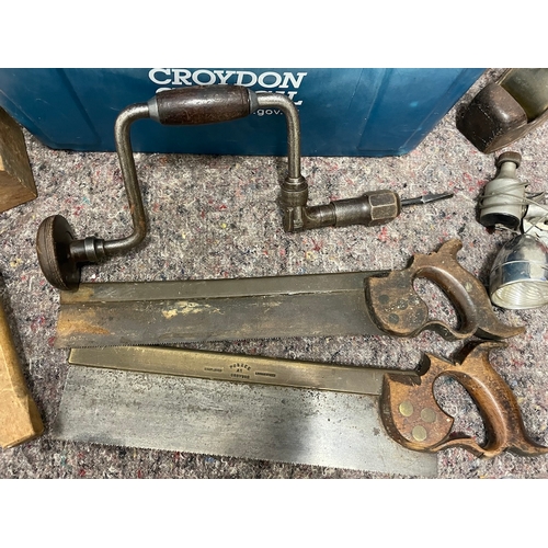 150 - Collection of vintage hand tools / saws, chisels, planes + others