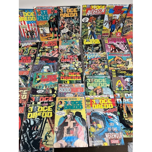 197 - Collection of 1980's 2000AD Judge Dreed + others comics