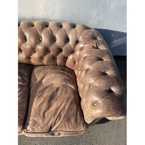 199 - Modern Fleming and Howland Distress Brown Two Seater Chesterfield Sofa - 100cm x 210cm x 80cm in sol... 