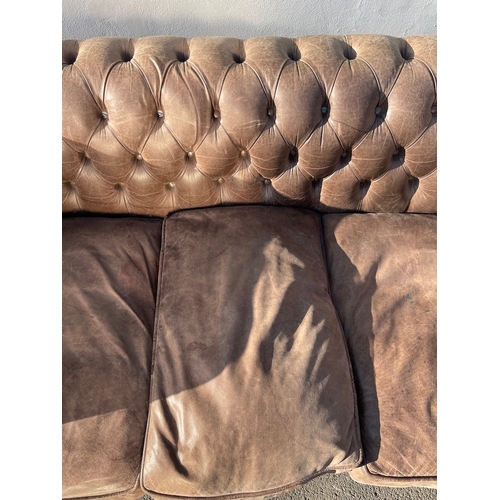 199 - Modern Fleming and Howland Distress Brown Two Seater Chesterfield Sofa - 100cm x 210cm x 80cm in sol... 