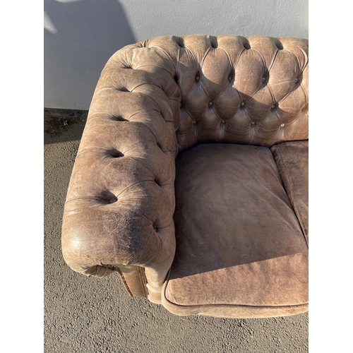 199 - Modern Fleming and Howland Distress Brown Two Seater Chesterfield Sofa - 100cm x 210cm x 80cm in sol... 