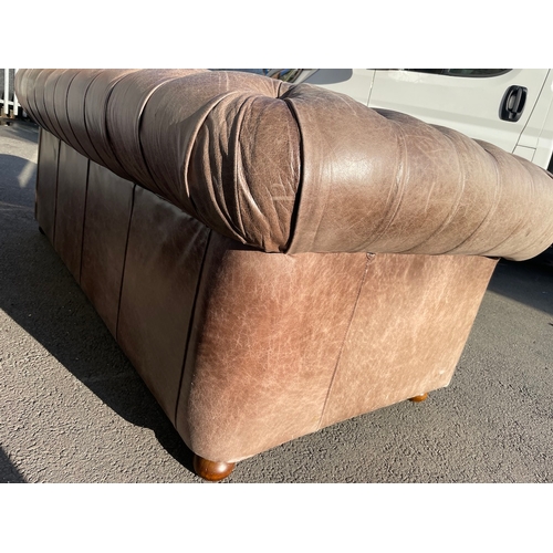 199 - Modern Fleming and Howland Distress Brown Two Seater Chesterfield Sofa - 100cm x 210cm x 80cm in sol... 