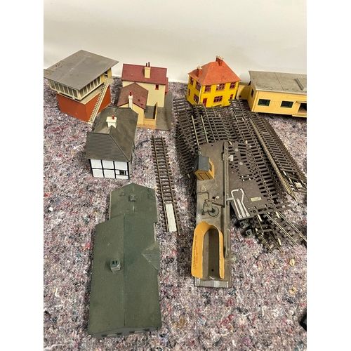 15 - Collection of vintage model locomotive scenery + coaches etc