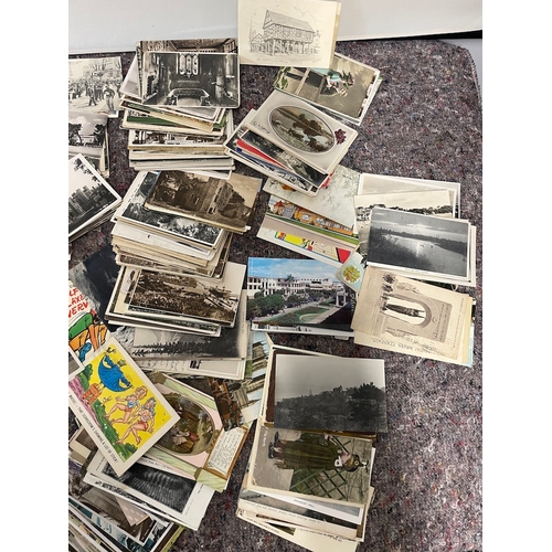 19 - Collection of approx 700 1900-1950's Postcards a great varied collection all appear in very good ord... 